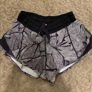 Lululemon Hotty Hot Shorts Size 2